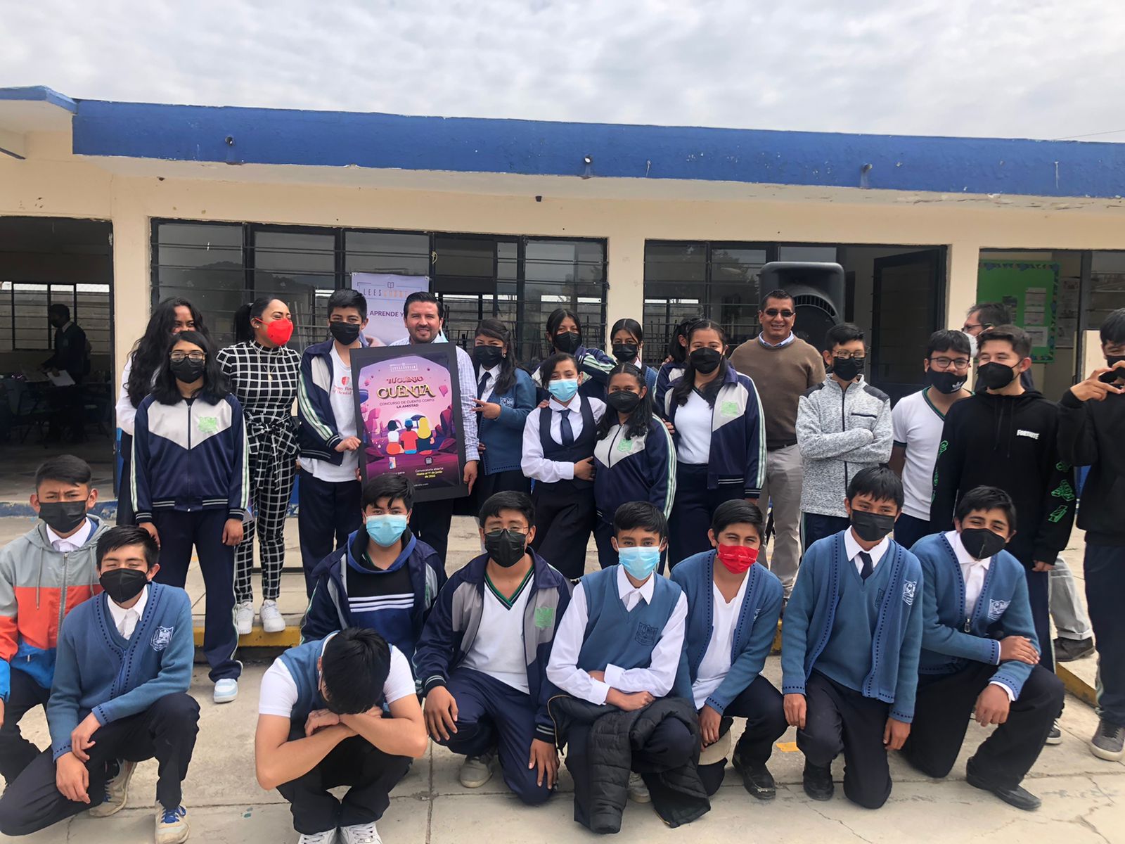 Paco Belgodere con estudiantes en el programa Tu Cuento Cuenta en Naucalpan y Huixquilucan, 2023